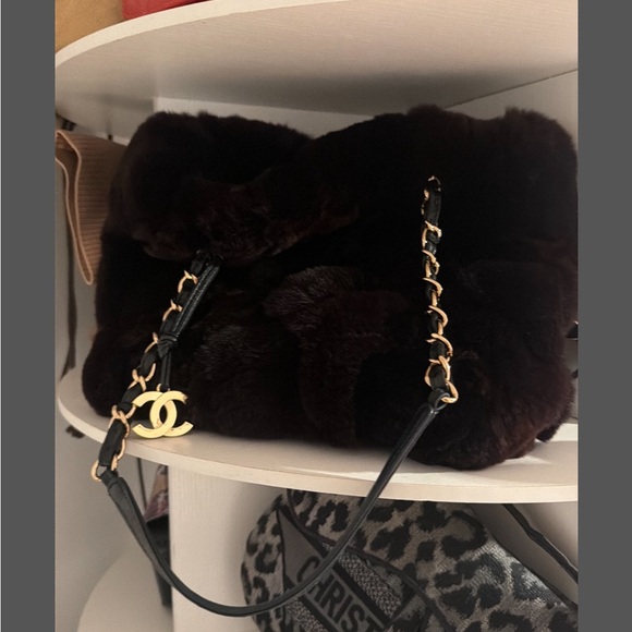 CHANEL Dark Brown Fur Shoulder Bag - Picture 2 of 5